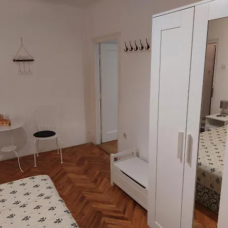 Apartman Luna 4 *
