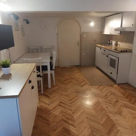 Daire Apartman Luna 4 *